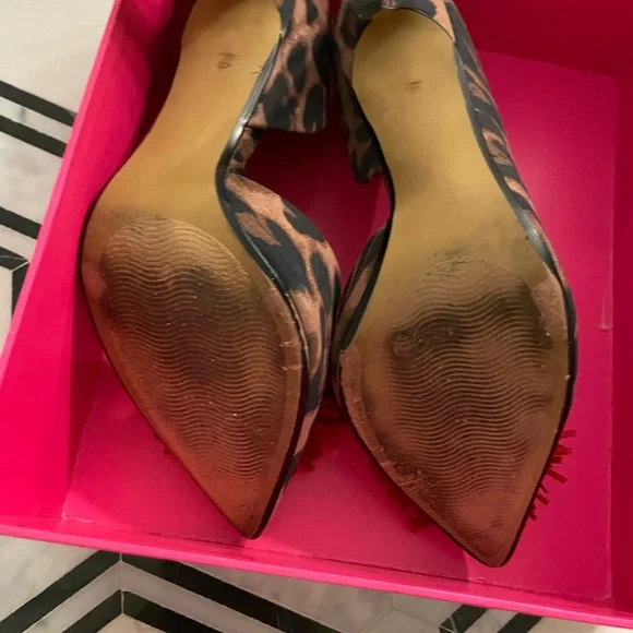 BETSY JOHNSON LEOPARD POM PUMPS - Picture 3 of 7